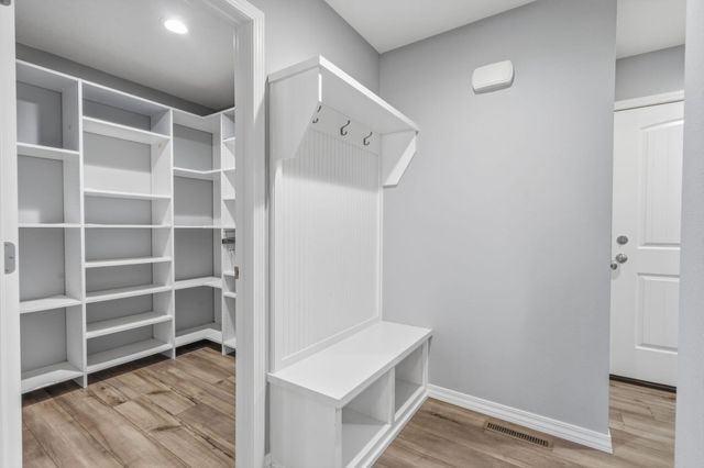 520 N Stella Court, Willard, MO 65781