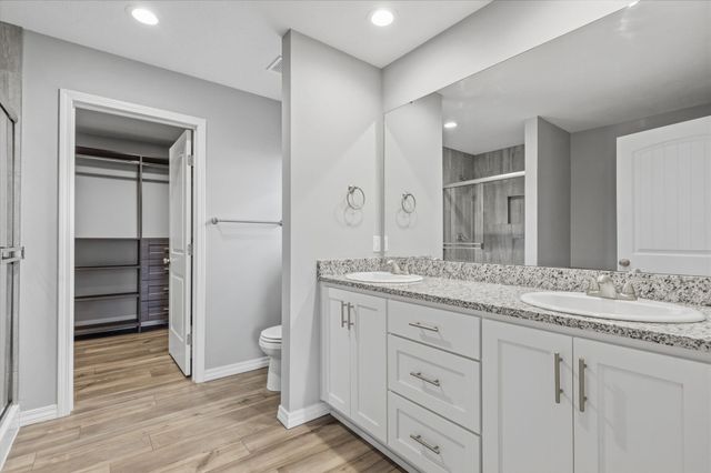 520 N Stella Court, Willard, MO 65781