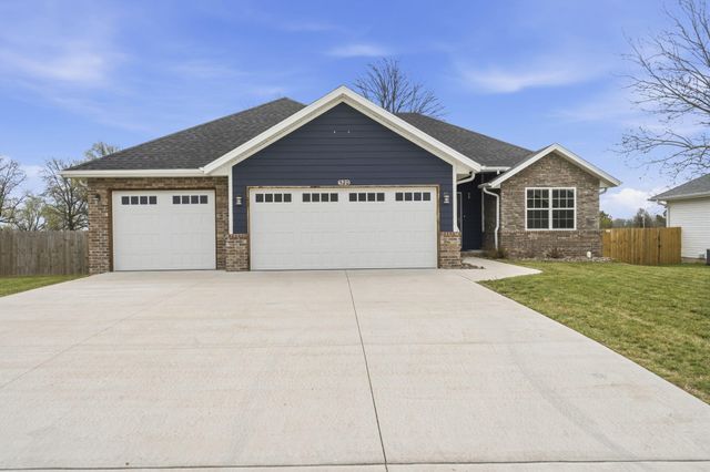 520 N Stella Court, Willard, MO 65781