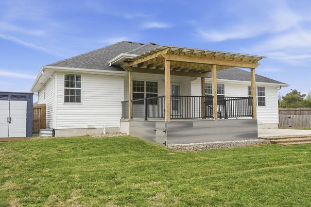 520 N Stella Court, Willard, MO 65781