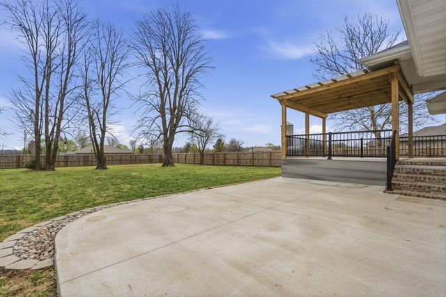 520 N Stella Court, Willard, MO 65781