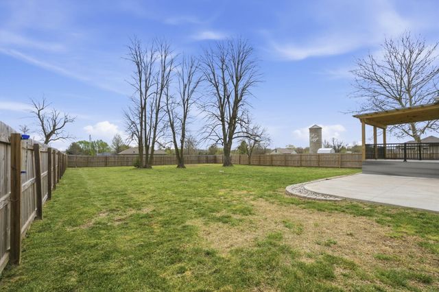 520 N Stella Court, Willard, MO 65781