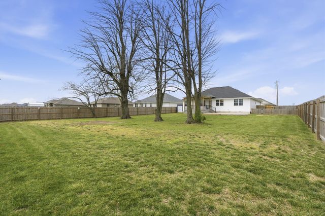 520 N Stella Court, Willard, MO 65781