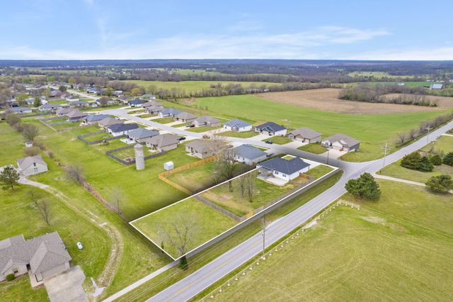 520 N Stella Court, Willard, MO 65781