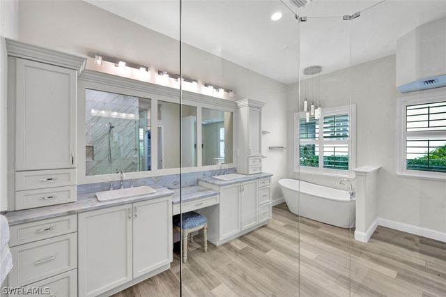 9134 Troon Lakes DR, Naples, FL 34109