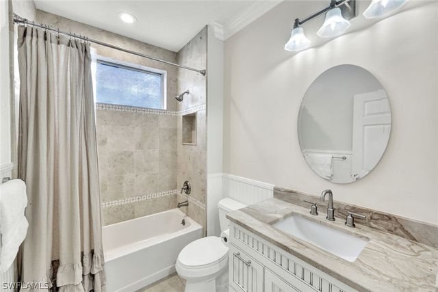 9134 Troon Lakes DR, Naples, FL 34109