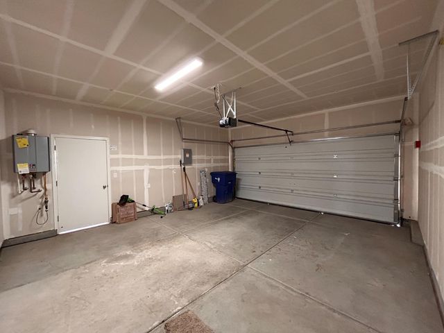 6312 N Santa Lucia Way, Fresno, CA 93722