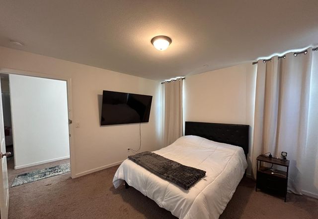 6312 N Santa Lucia Way, Fresno, CA 93722