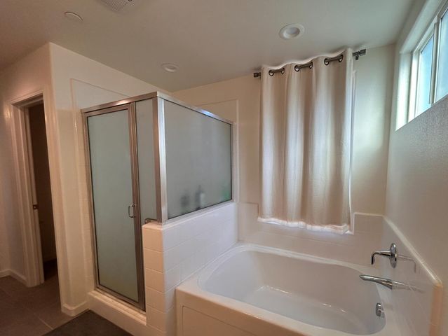 6312 N Santa Lucia Way, Fresno, CA 93722