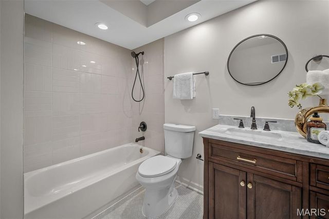 11584 New London Drive, St Louis, MO 63141