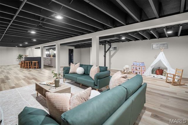 11584 New London Drive, St Louis, MO 63141