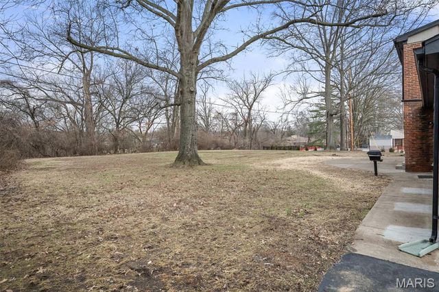 11584 New London Drive, St Louis, MO 63141