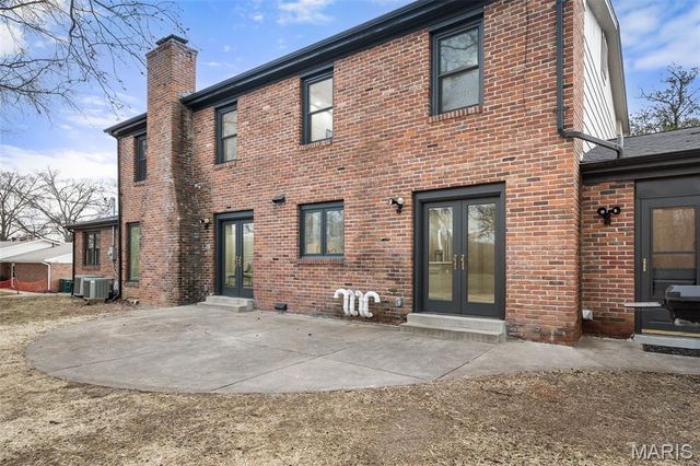 11584 New London Drive, St Louis, MO 63141