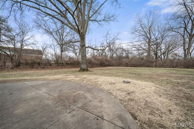 11584 New London Drive, St Louis, MO 63141