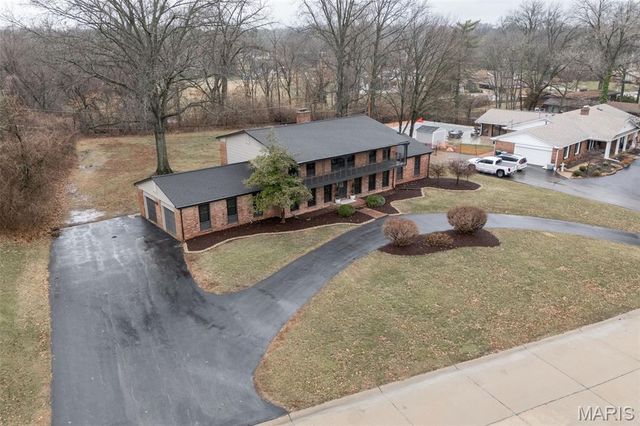 11584 New London Drive, St Louis, MO 63141