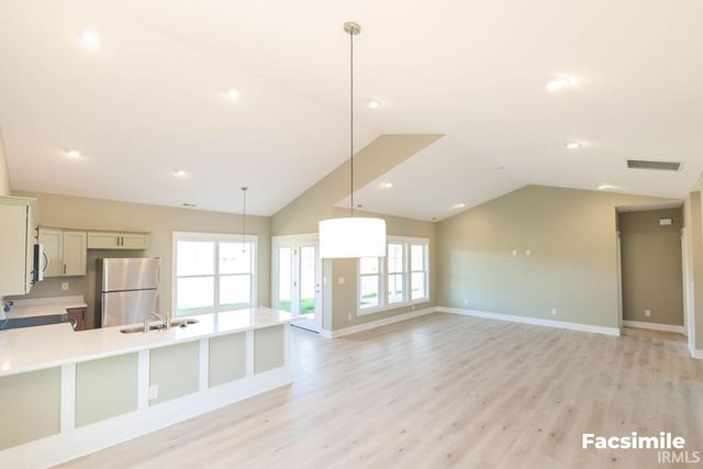 7902 S Westmead Drive, Newberry, IN 47449