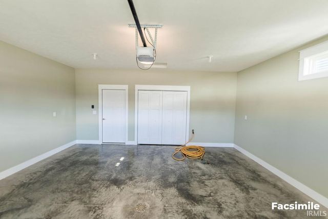 7902 S Westmead Drive, Newberry, IN 47449