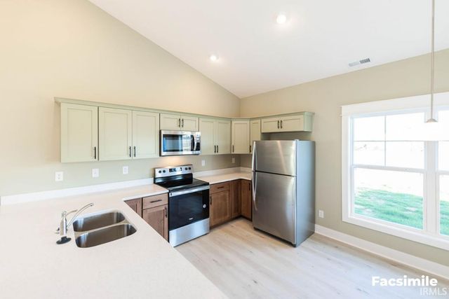 7902 S Westmead Drive, Newberry, IN 47449