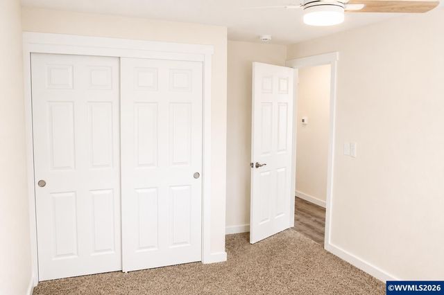 4942 Oak Park Dr NE, Salem, OR 97305