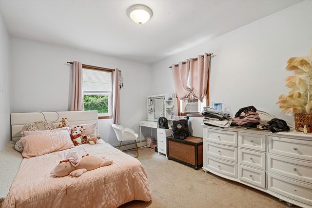 90 Glenview, Upton, MA 01568