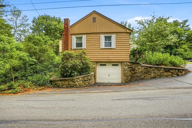 90 Glenview, Upton, MA 01568