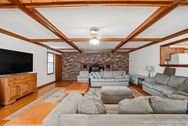 90 Glenview, Upton, MA 01568