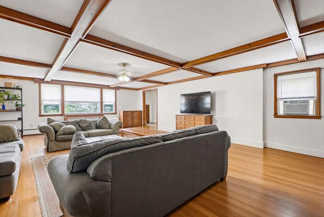 90 Glenview, Upton, MA 01568