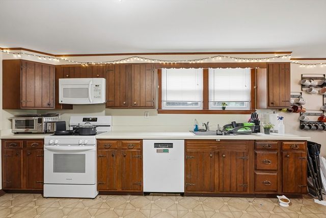 90 Glenview, Upton, MA 01568