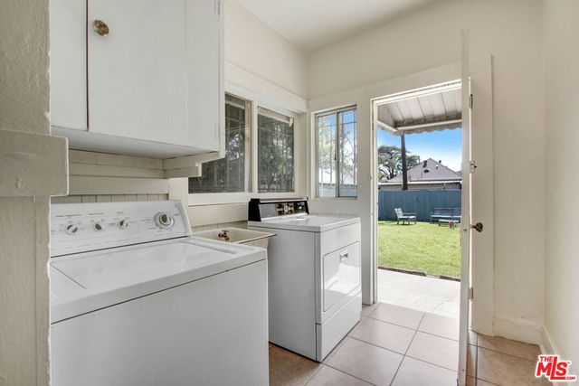 1246 W 48th Street, Los Angeles, CA 90037