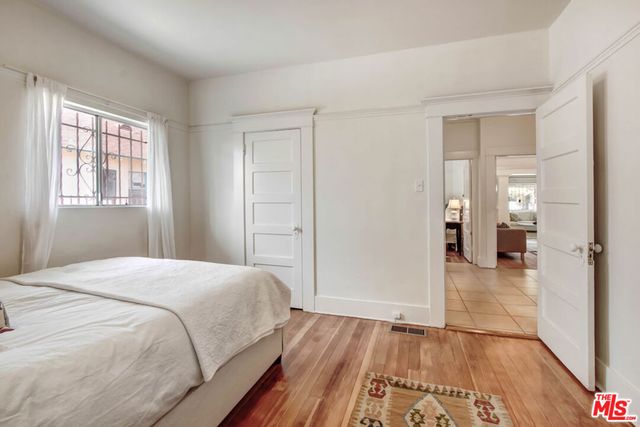 1246 W 48th Street, Los Angeles, CA 90037