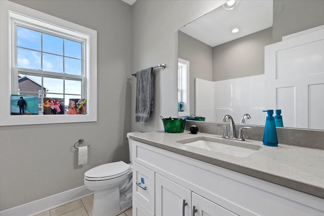 1320 Foxwood PASS, Oconomowoc, WI 53066