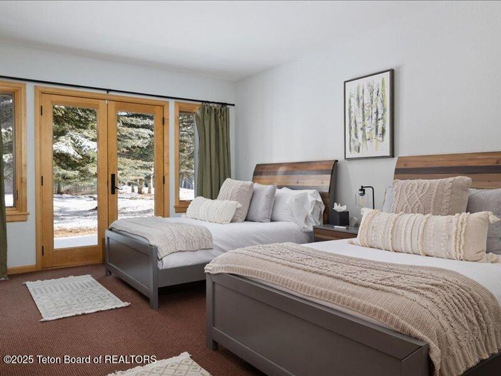 4325 SPRING VIOLET Court, Wilson, WY 83014 photo 14