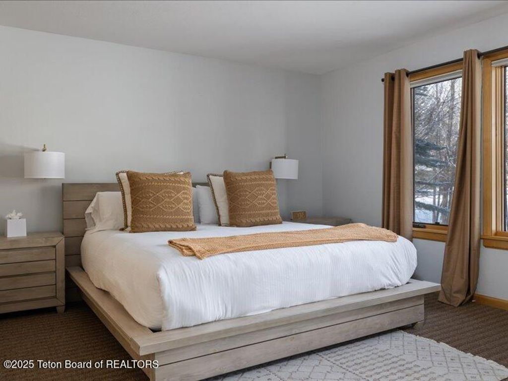 4325 SPRING VIOLET Court, Wilson, WY 83014 photo 15