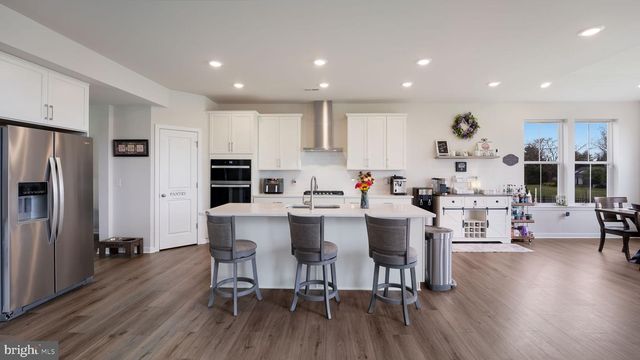 1000 MARIWILL DR, Quakertown, PA 18951
