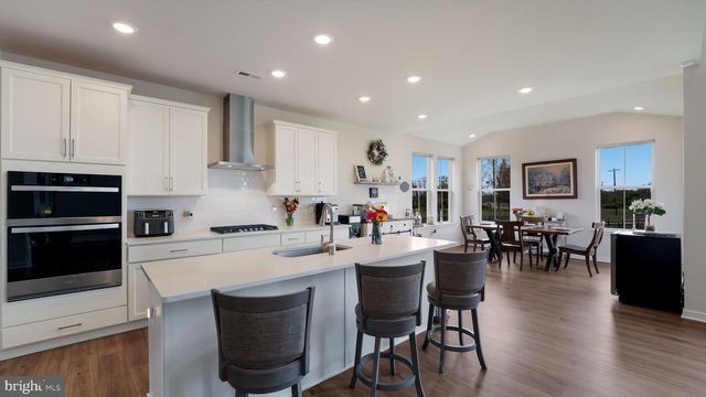 1000 MARIWILL DR, Quakertown, PA 18951