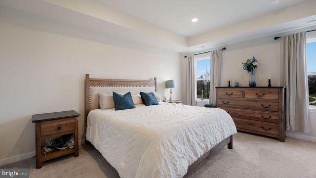 1000 MARIWILL DR, Quakertown, PA 18951