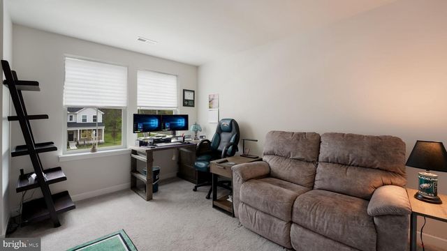 1000 MARIWILL DR, Quakertown, PA 18951
