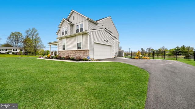 1000 MARIWILL DR, Quakertown, PA 18951