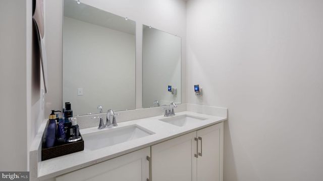 1000 MARIWILL DR, Quakertown, PA 18951