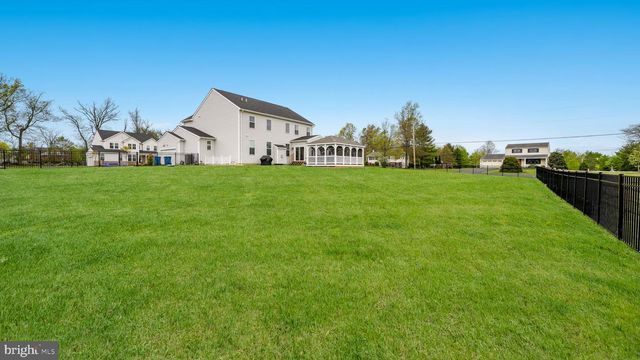 1000 MARIWILL DR, Quakertown, PA 18951