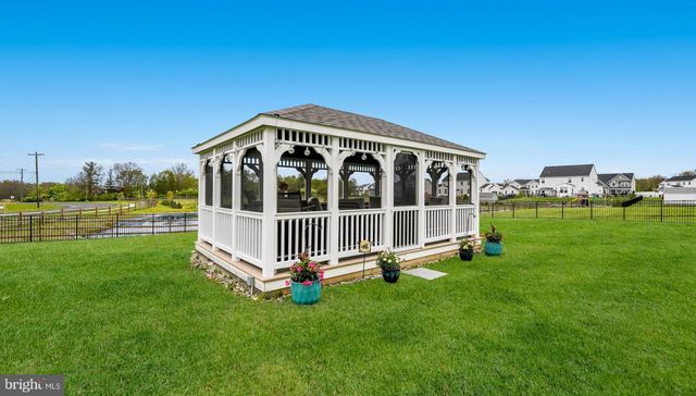 1000 MARIWILL DR, Quakertown, PA 18951