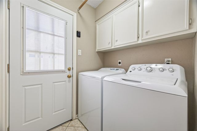 16217 Lakeview Drive, Jersey Village, TX 77040