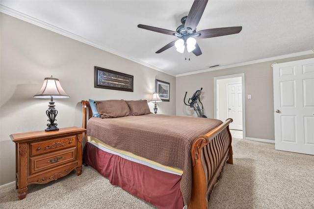 16217 Lakeview Drive, Jersey Village, TX 77040