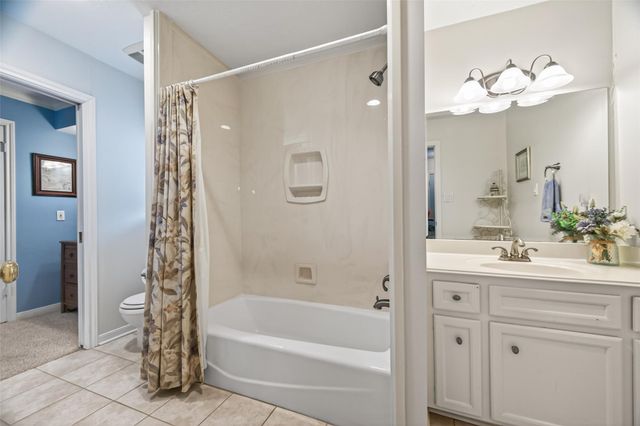 16217 Lakeview Drive, Jersey Village, TX 77040