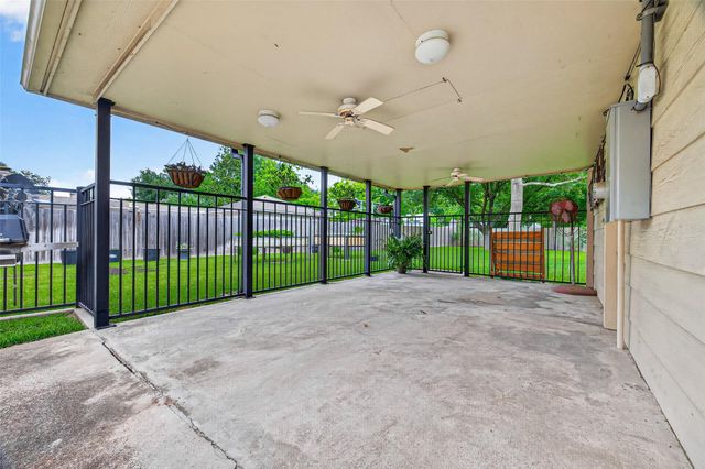 16217 Lakeview Drive, Jersey Village, TX 77040