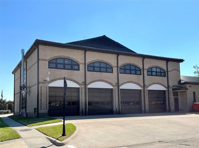 16217 Lakeview Drive, Jersey Village, TX 77040