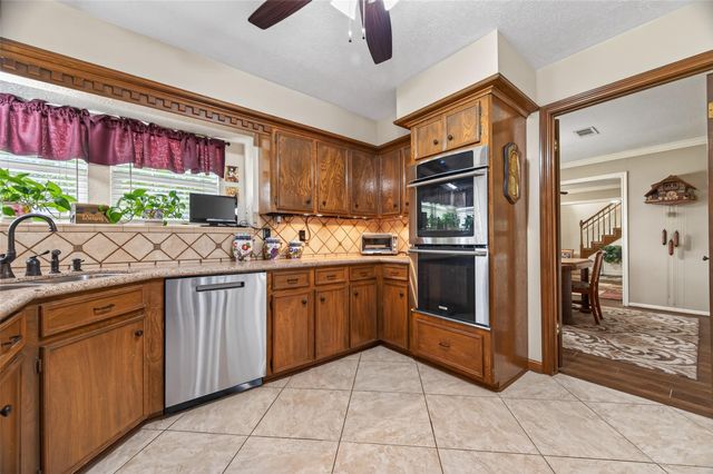 16217 Lakeview Drive, Jersey Village, TX 77040