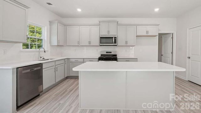 3845 Maxwell Henry Lane NW, Conover, NC 28613