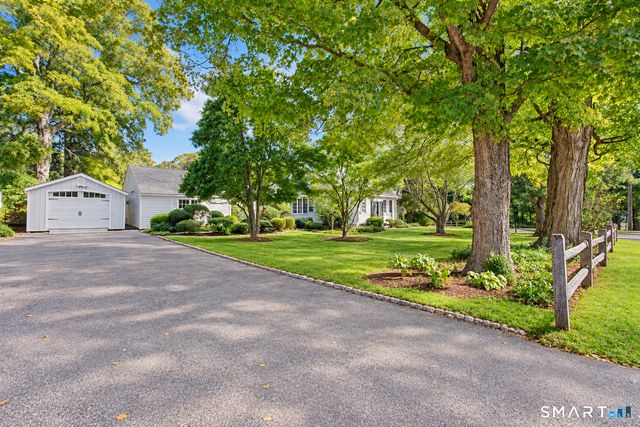 2 Pomperaug Road, Woodbury, CT 06798