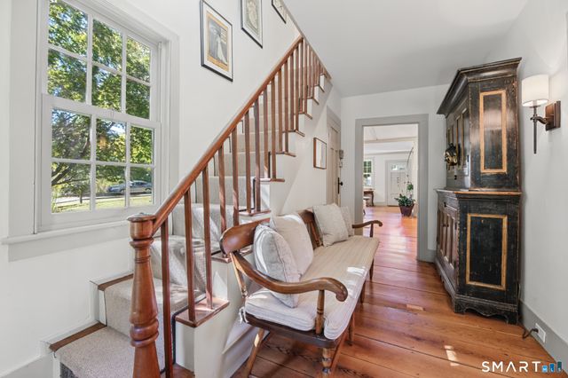 2 Pomperaug Road, Woodbury, CT 06798